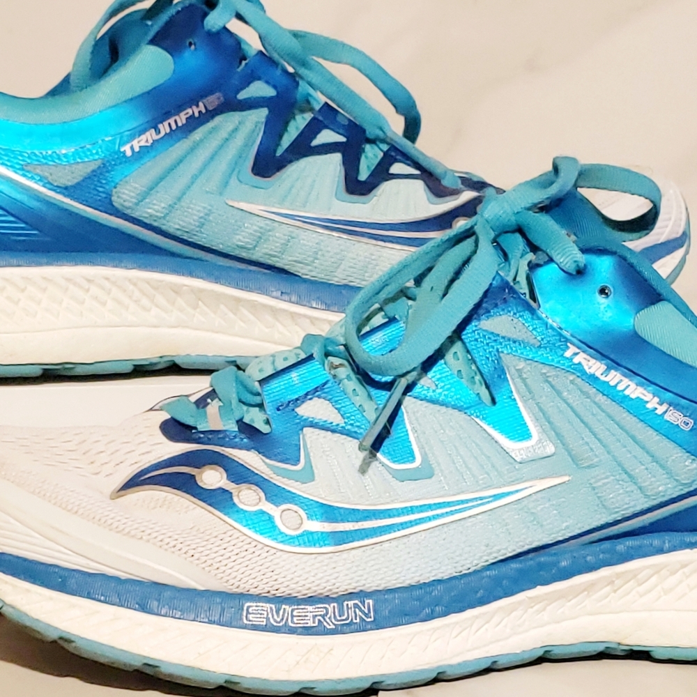 Saucony Women's Triumph ISO running shoe size 9.5